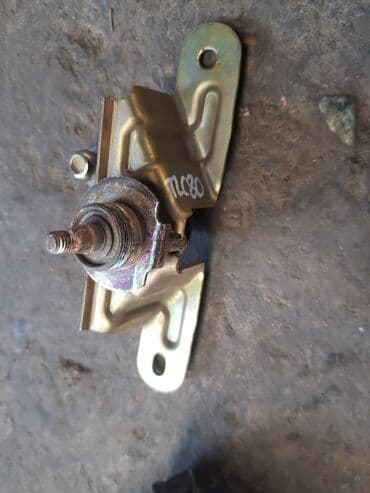 купить тойота ленд крузер 70 в бишкеке: Замок багажника Mitsubishi Б/у, Оригинал, Япония — 1