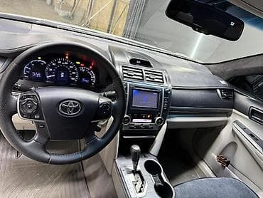 q 7: Toyota Camry: 2012 г., 2.5 л, Автомат, Гибрид, Седан — 6