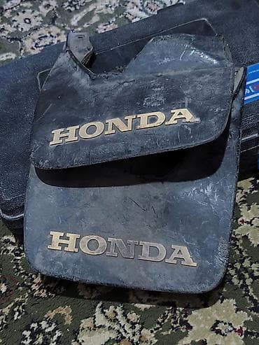 подкрылник ипсум: Брызговик Комплект Honda, 1979 г., Б/у, Оригинал — 1