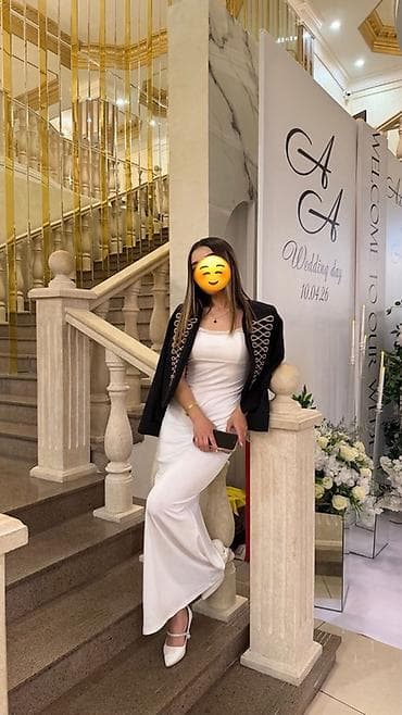 платья на выход: Белое вечернее платье в пол - Силуэт: приталенный, струящийся низ — 1