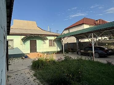 4: Дом с двором и большим навесом для авто: • Закрытый участок за — 3