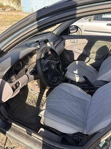 terrano 2: Nissan Almera: 2001 г., 1.6 л, Механика, Бензин, Хэтчбэк — 8