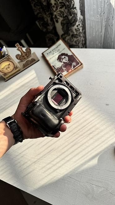 memory stick: Беззеркальная камера Sony A6600 в защитной клетке +батарейка — 2