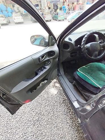 машина туксон: Hyundai Santa Fe: 2002 г., 2.4 л, Автомат, Бензин, Кроссовер — 9
