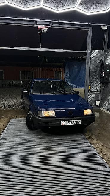 Унаа: Volkswagen Passat: 1991 г., 1.8 л, Кол менен иштөөчү, Бензин, Седан — 3