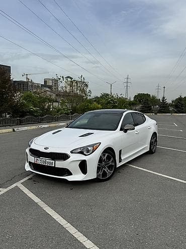 rav4 2021: Kia Stinger: 2021 г., 2 л, Автомат, Бензин, Лифтбек — 8