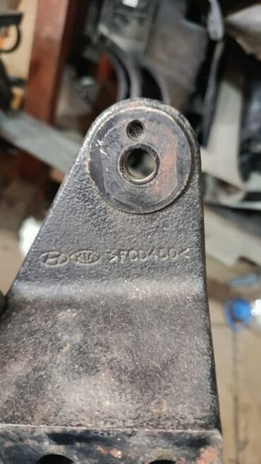 запчасти на хендай портер 2: Подушка мотора Hyundai 2015 г., Б/у, Оригинал — 3