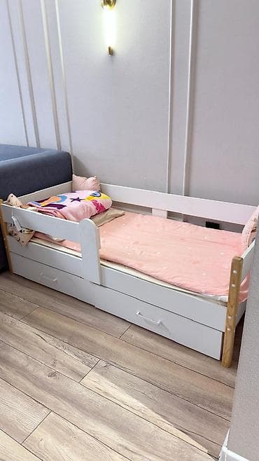 bunk bed: Детская односпальная кровать, Б/у, Для мальчика, Для девочки, С матрасом, С бортиком, Дерево, Самовывоз — 2