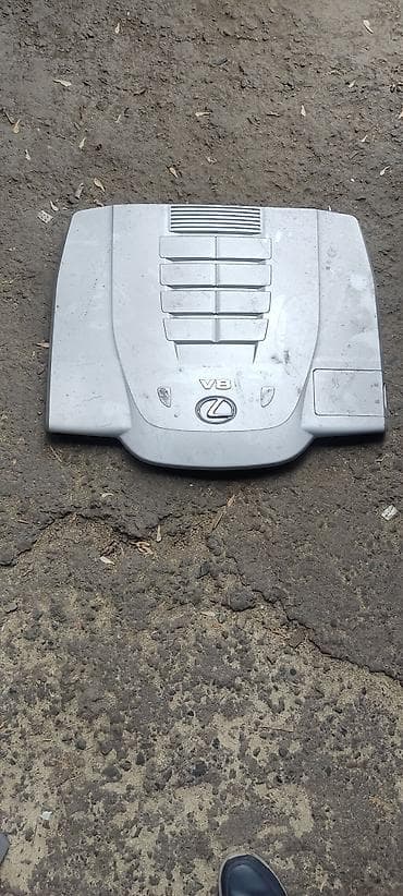 ls: Lexus LS 460, крышка мотора — 1