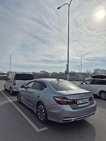гольы 2: Honda Accord: 2017 г., 2 л, Автомат, Гибрид, Седан — 3