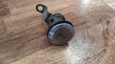 купить мицубиси паджеро спорт в бишкеке: Замок багажника Mitsubishi Б/у, Оригинал — 1