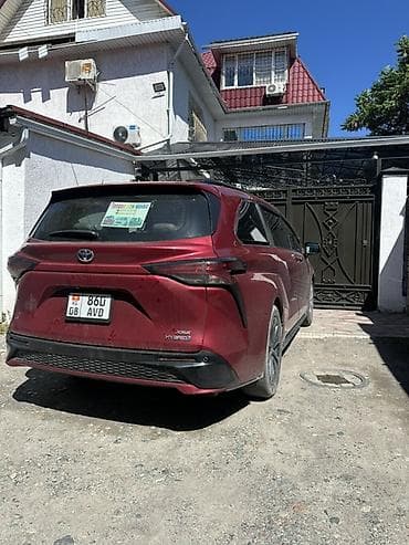 ремонт е34: Toyota Sienna: 2022 г., Автомат, Гибрид, Минивэн — 2