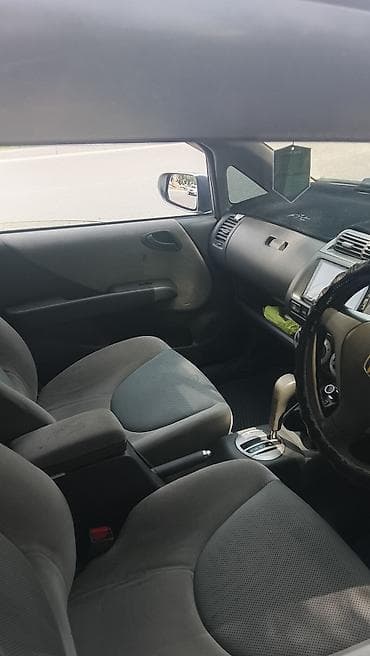 Продажа авто: Honda Fit: 2005 г., 1.3 л, Автомат, Бензин, Хэтчбэк — 5