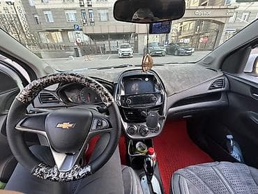 shevralet spark: Chevrolet Spark: 2016 г., 1 л, Вариатор, Бензин, Хэтчбэк — 6