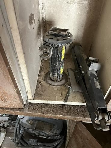 консольный кран: Автомобильные домкраты - Домкрат-стойка (типа подставки/ratchet jack — 1