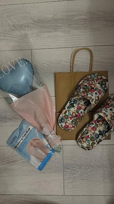 Үй тапичкелери: Подарочный набор для домашнего релакса и ухода за ногами. Состав: - — 3