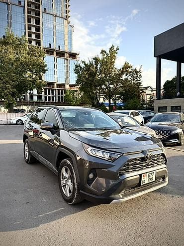 Toyota RAV4: 2019 г., 2.5 л, Автомат, Бензин, Кроссовер