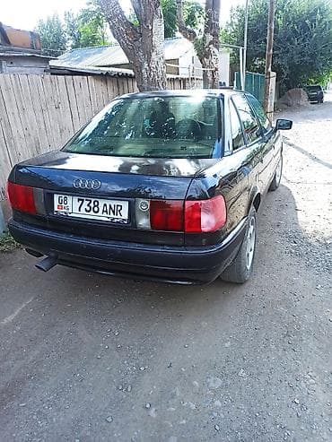 infinity fx35: Audi 80: 1992 г., 2 л, Механика, Газ, Седан — 3