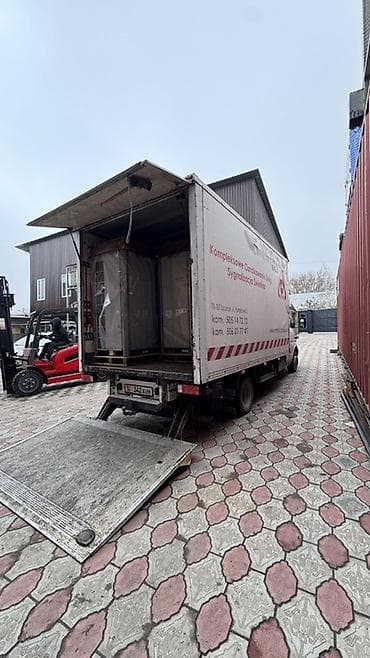 услуги автокрана манипулятора: Грузовые перевозки на малотоннажном фургоне с гидробортом - Тип — 6