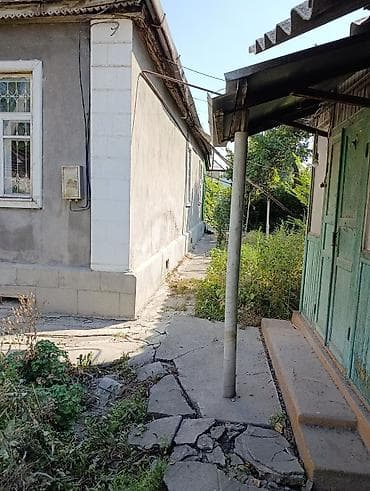 Кыймылсыз мүлк: Срочно продается дом в районе Баят с 3,6 соток земли по документам по — 5