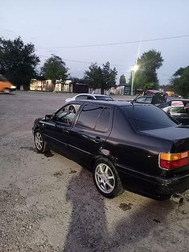 w210 e280: Volkswagen Vento: 1993 г., 1.8 л, Механика, Бензин, Седан — 5