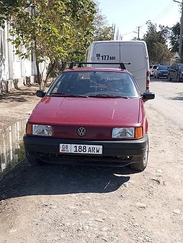 пассад: Volkswagen Passat: 1990 г., Лифтбек — 2