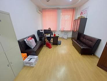 зал: Аренда офисов, 72 м², В жилом комплексе, 1 линия, С отдельной кухней, С отдельным сан узлом — 3