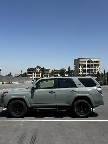 фораннер 2020: Toyota 4Runner: 2023 г., 4 л, Автомат, Бензин, Внедорожник — 3