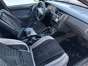 Toyota Carina E: 1995 г., 1.6 л, Механика, Бензин, Седан — 4