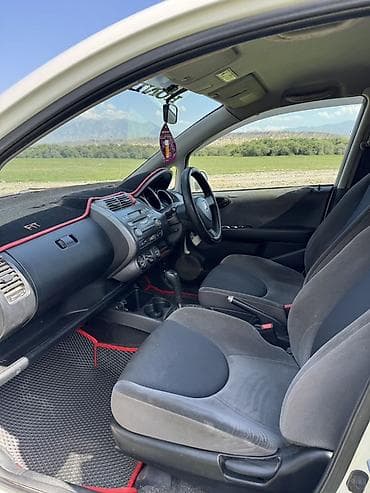 Унаа сатуу: Honda Fit: 2002 г., 1.3 л, Вариатор, Бензин, Хетчбек — 7
