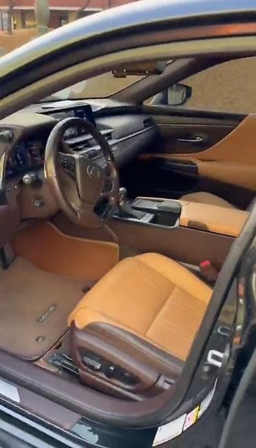 step 2: Lexus ES: 2019 г., 2.5 л, Гибрид, Седан — 2