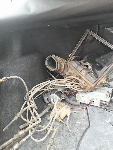 Автозапчасти: Двигатель Audi в сборе + 2.2 - Бензиновый рядный двигатель Audi (по — 2