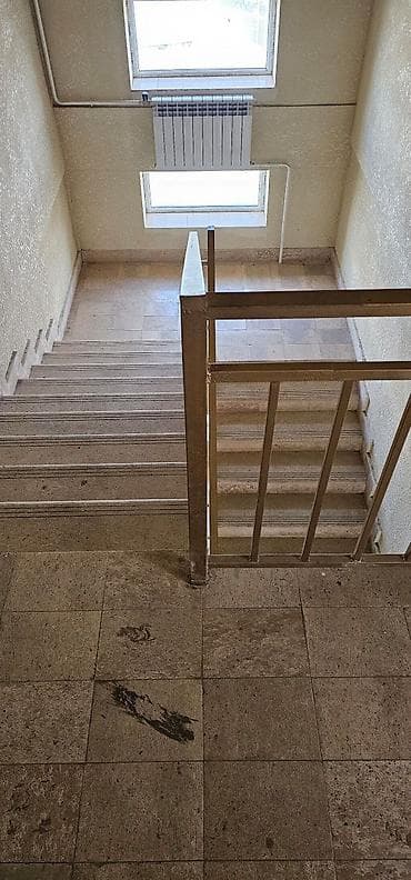 продаются полдом пишпек: 📍ул.Менделеева 🔘Этажи -1/3 🔘435м² Продается коммерческое — 9