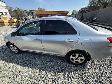 e6 3: Toyota Yaris: 2008 г., 1.3 л, Автомат, Бензин, Седан — 3