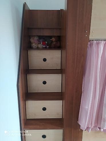 Двух ярусная кровать почти новая качество отличное с четырьмя