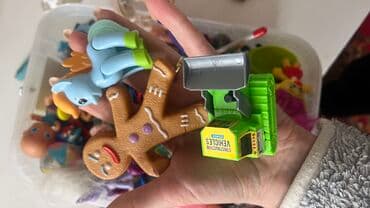автоматы с орбизами бишкек: Ящик мелких игрушек киндер и прочее 500 сом Мячики все что на фото — 4