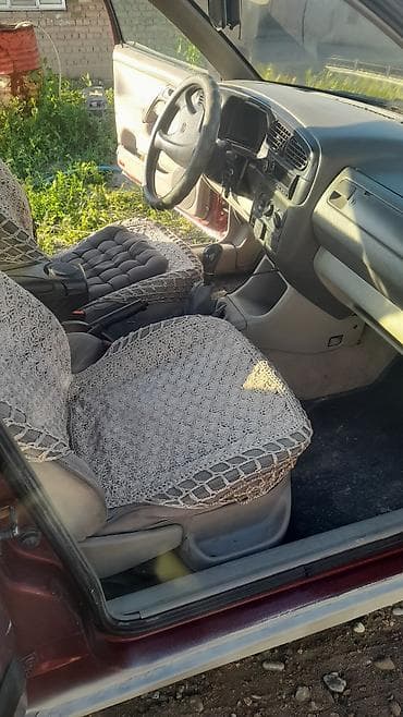 9: Volkswagen Vento: 1992 г., 1.8 л, Механика, Газ, Седан — 6