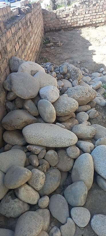 уголь песок: Камни. бесплатно - Фракции: от примерно 8–10 см до 30–40+ см — 3