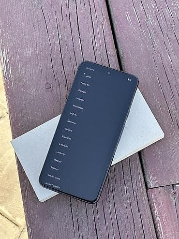 маленький айфон: Google Pixel 8, Б/у, 128 ГБ, цвет - Черный, 1 SIM, eSIM — 7