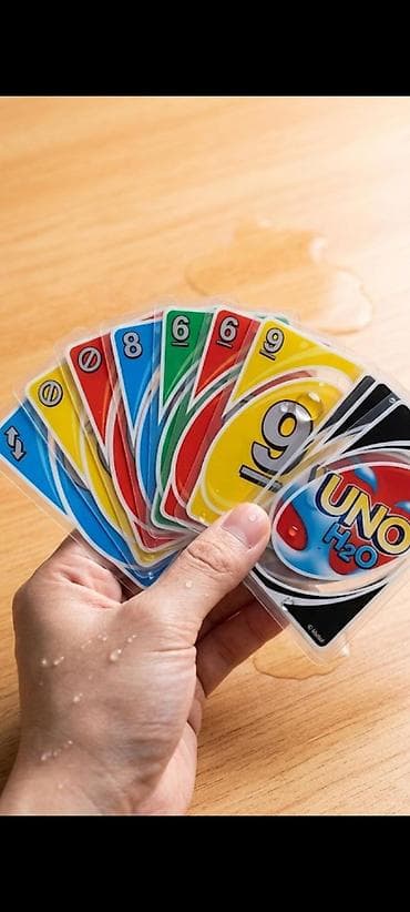 UNO H2O — водостойкая версия культовой карточной игры. - Карты из