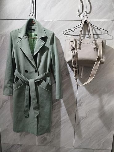 Все три за 1200 с Пальто женское, двубортное, мятно‑зелёного цвета