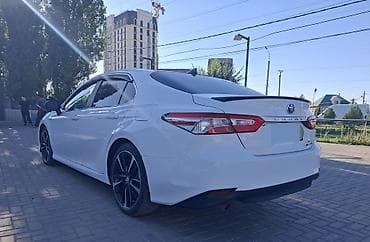 Toyota Camry: 2019 г., 2.5 л, Вариатор, Гибрид, Седан — 3