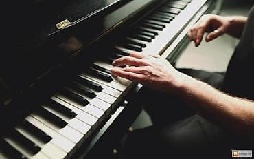 Уроки игры на фортепиано С выездом на дом, В классе, Групповое at lalafo.kg Уроки игры на фортепиано С выездом на дом, В классе, Групповое