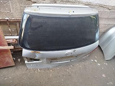 кнопка багажника: Крышка багажника Toyota — 2