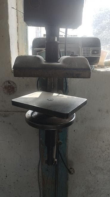 Автосервисное оборудование: Комплект оборудования для шиномонтажа и ремонта колес. Состав: - — 2