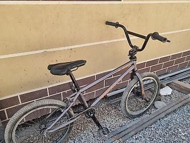 BMX велосипед для трюков и стрит‑катания. Характеристики: - Рама из — 4