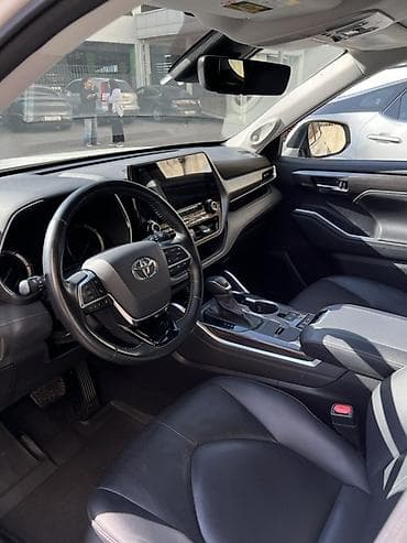 селика: Toyota Highlander: 2020 г., 2.5 л, Вариатор, Гибрид, Кроссовер — 7