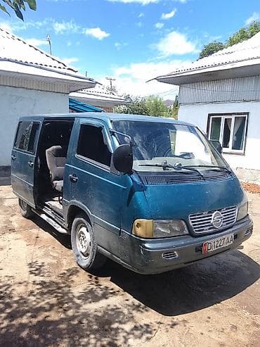 Ssangyong Istana: 1996 г., 2.9 л, Механика, Дизель, Бус — 2