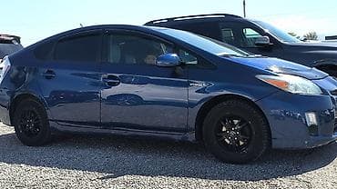 tesla 3: Toyota Prius: 2011 г., Автомат, Гибрид, Лифтбек — 2