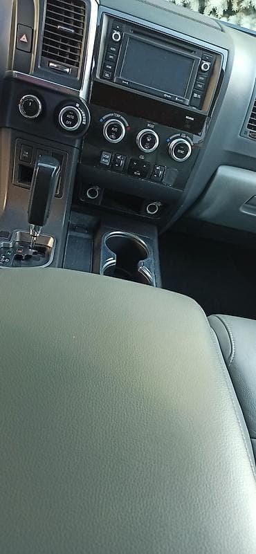 тойота 7 мест внедорожник: Toyota Sequoia: 2019 г., Внедорожник — 8